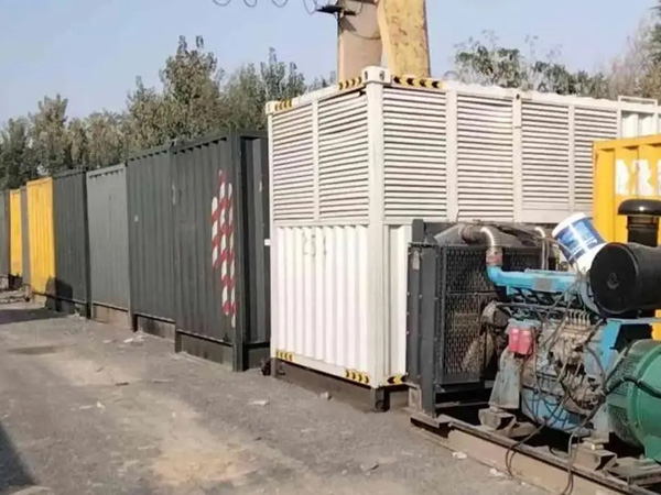 启东200KW柴油发电机机组每小时油耗是多少？